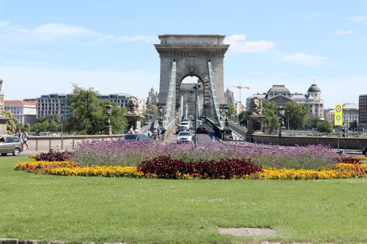 Marvelosa Apartment - Central By The Chain Bridge Budapest Luaran gambar