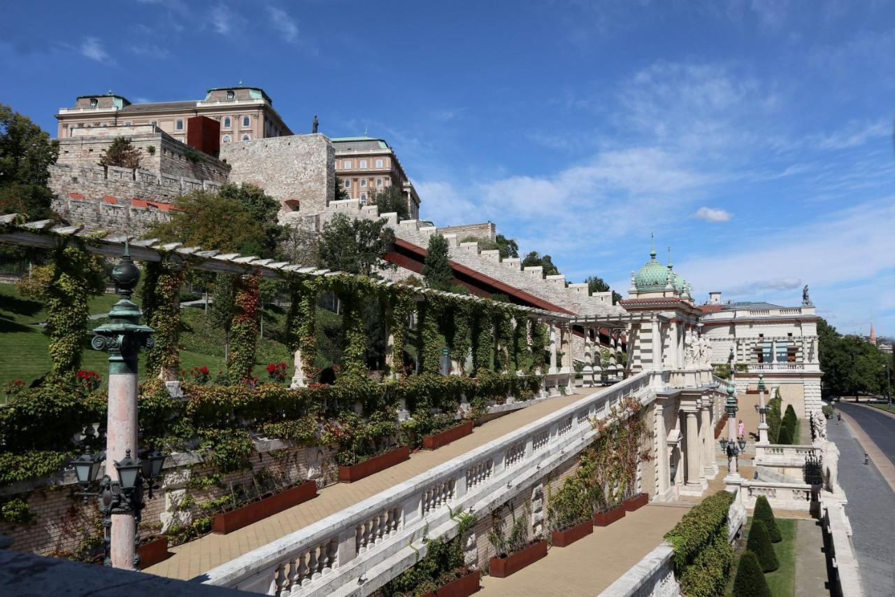 Marvelosa Apartment - Central By The Chain Bridge Budapest Luaran gambar